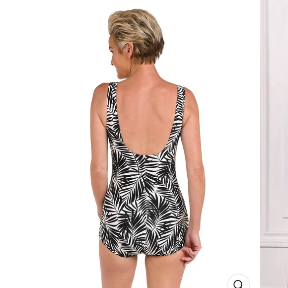 NWT Maxine of Hollywood Women's Shirred Girl Leg One Piece Swimsuit - Picture 13 of 13